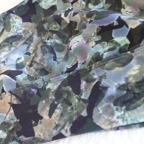 Sports / Yoga/ Bra /abstract color design - Picture 4 of 4